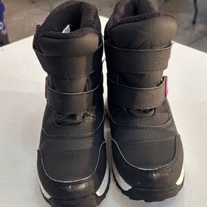 Wonder Nation Black and Pink Kids Snow Boots